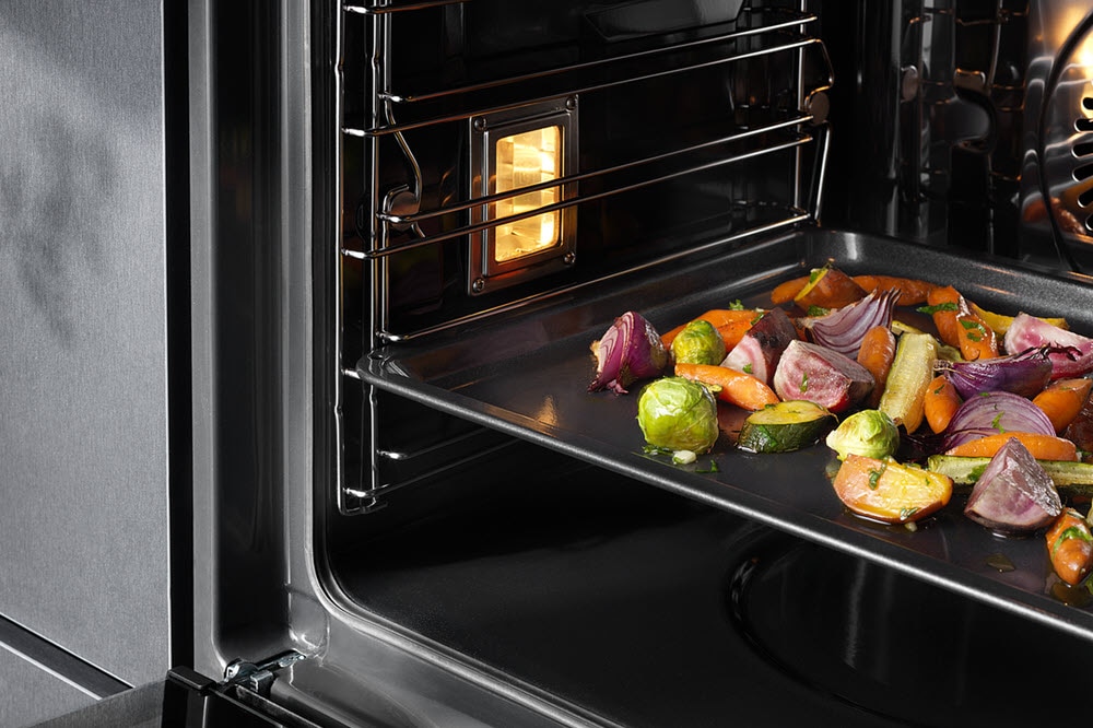 Avoid opening oven while cooking.jpg