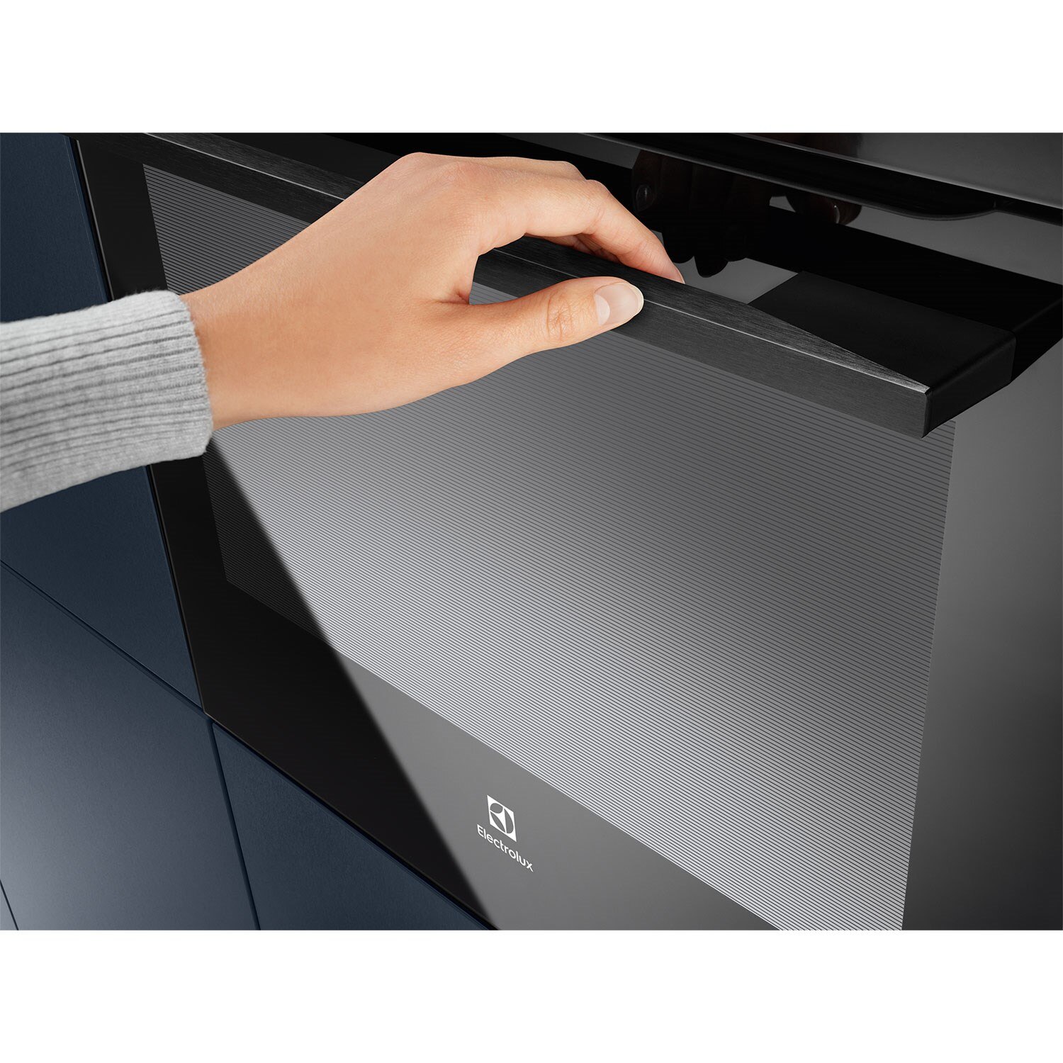 60cm UltimateTaste 300 builtin single oven with 68L capacity KOHLH00KA