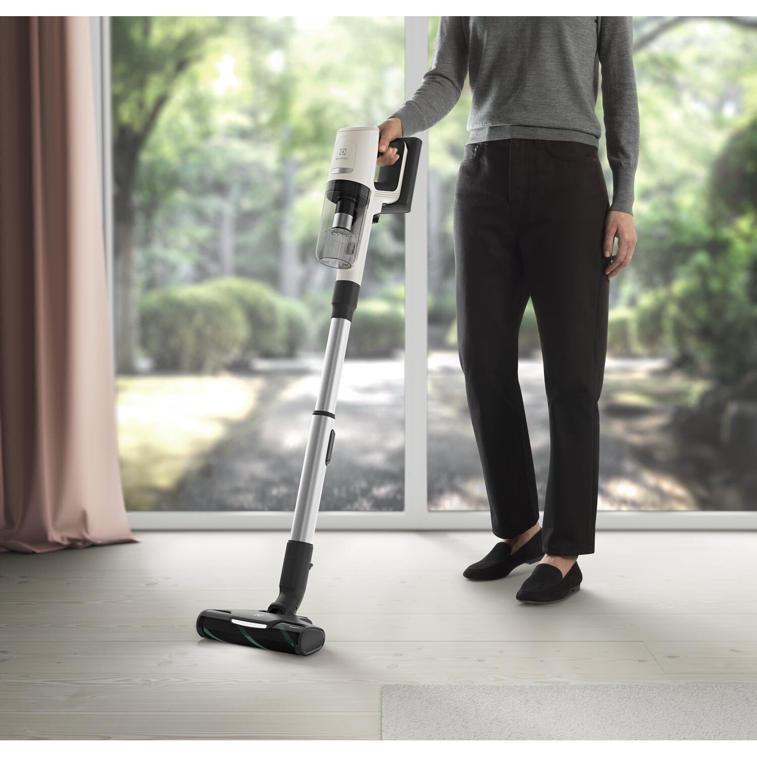 UltimateHome 900 150AW cordless vacuum cleaner EFP91814WH