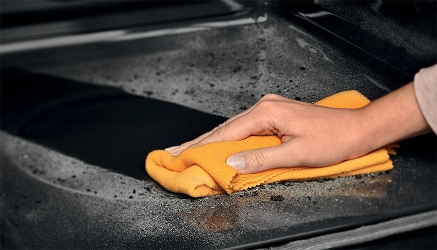 Scrub the cavity