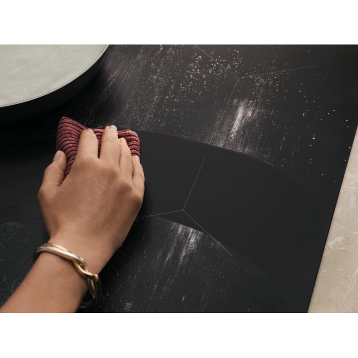 Less visible scratches, for lasting elegance